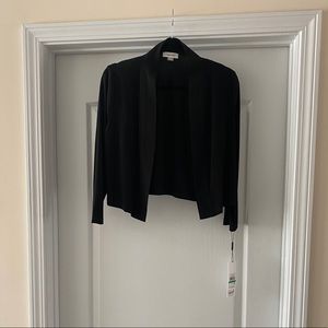 Black long sleeve short jacket